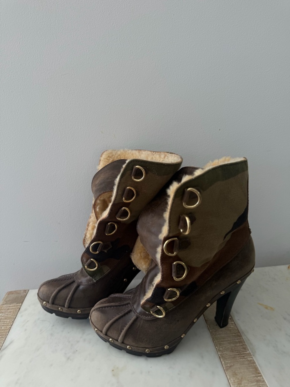 Marc Jacobs Brown Shearling-Lined Heeled Ankle Boots - missing laces